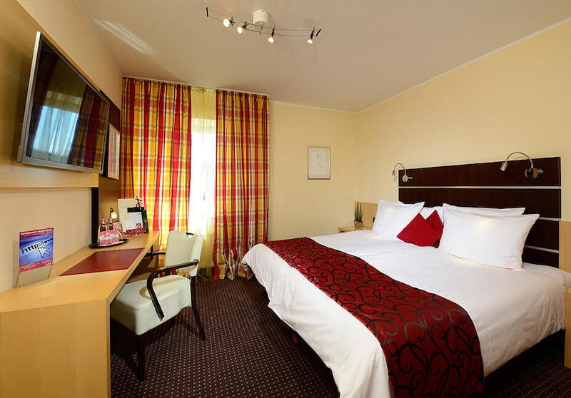 Hotel UHU Garni Köln 5