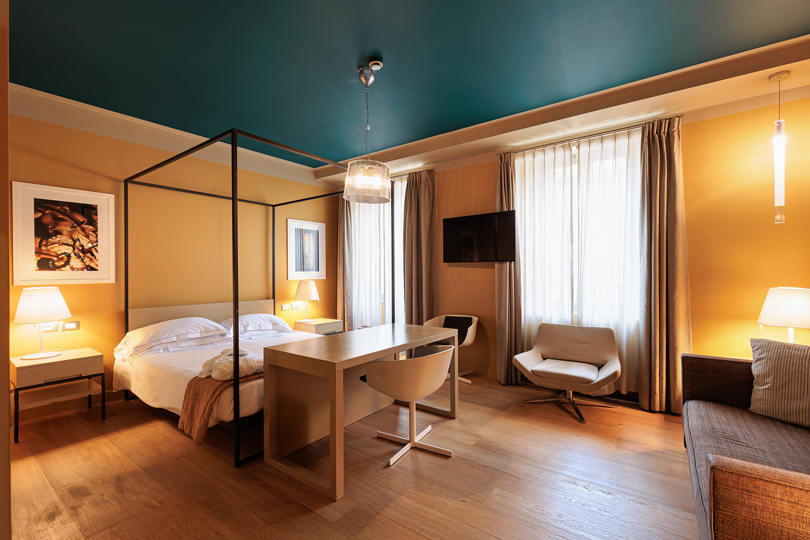 Escalus Luxury Suites 5