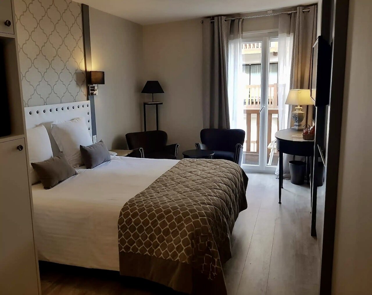 Hôtel Le Trophée 2