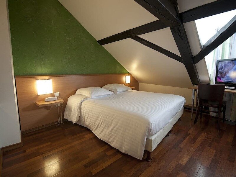 Hôtel le Grillon 4