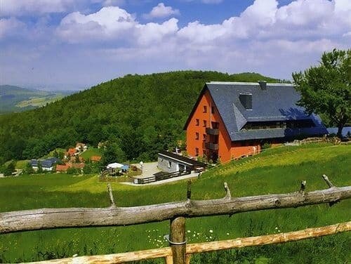 Familienhotel Hubertusbaude 4