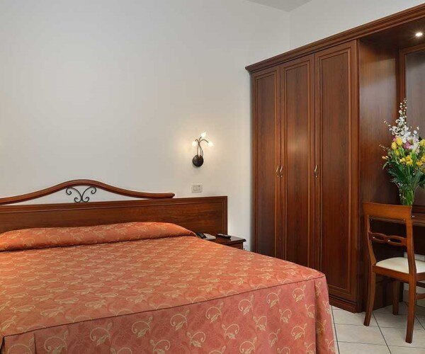 Sovrana Hotel & Re Aqva SPA 5