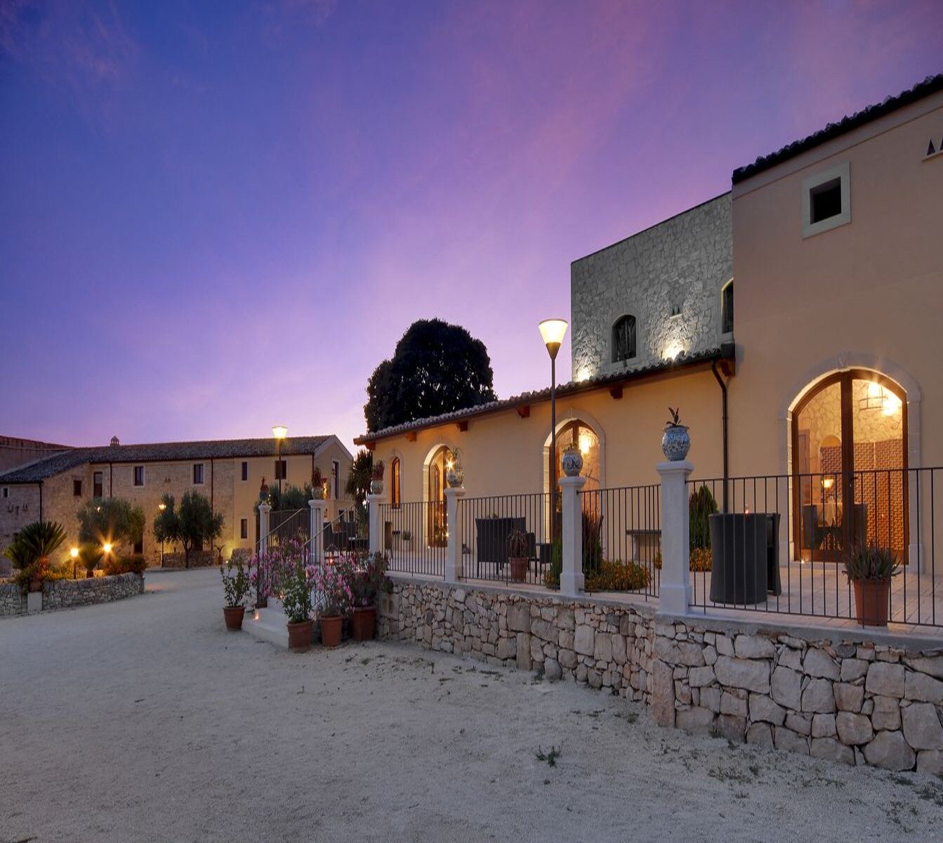 Artemisia Resort 4