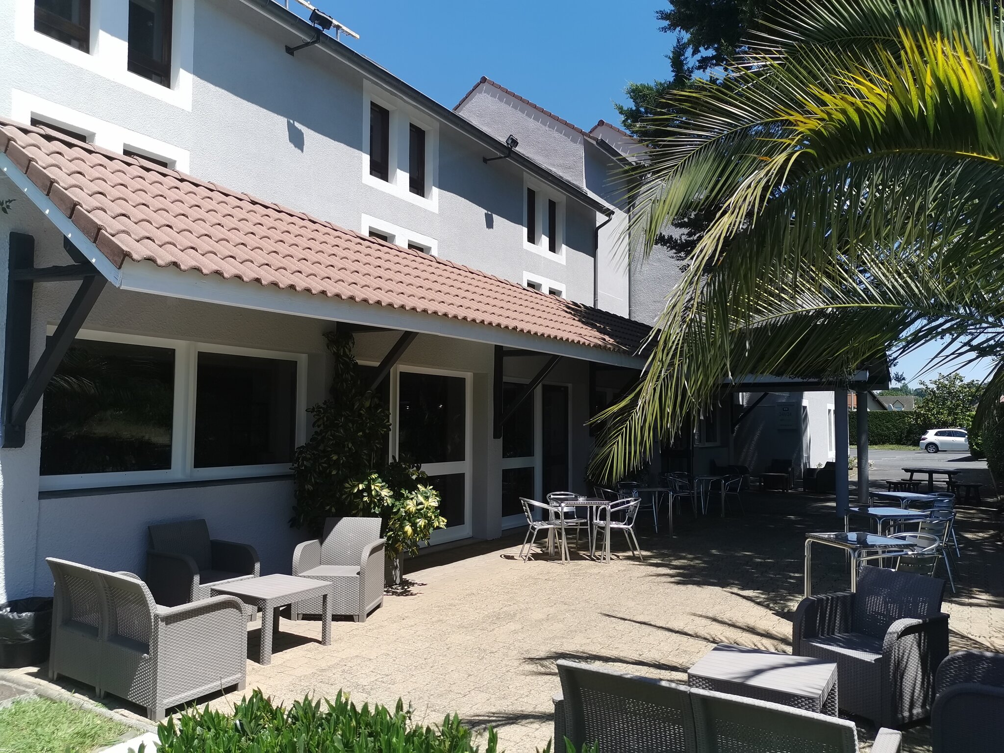 Brit Hotel Confort Pau Lons 3