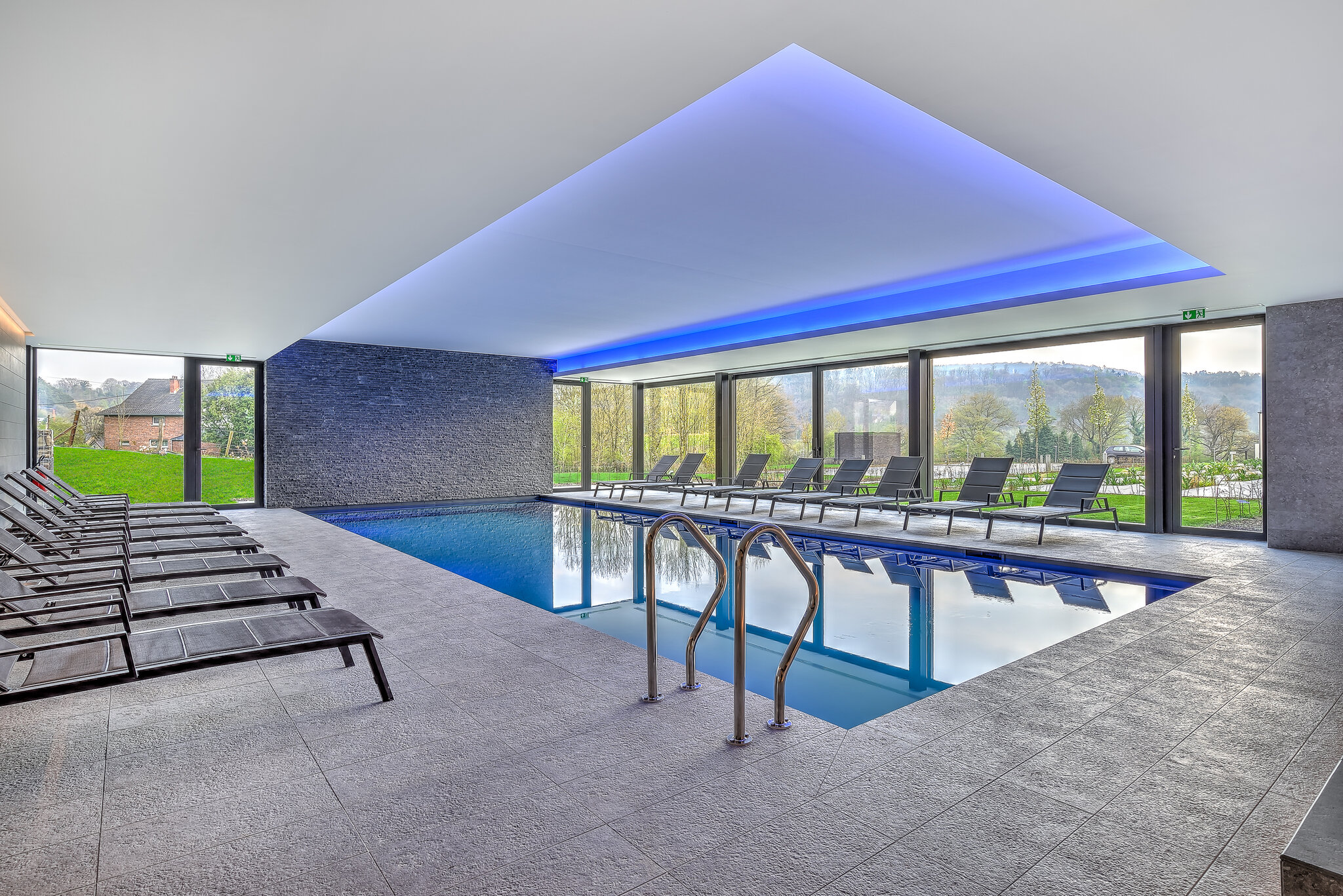 R Hotel Experiences 2