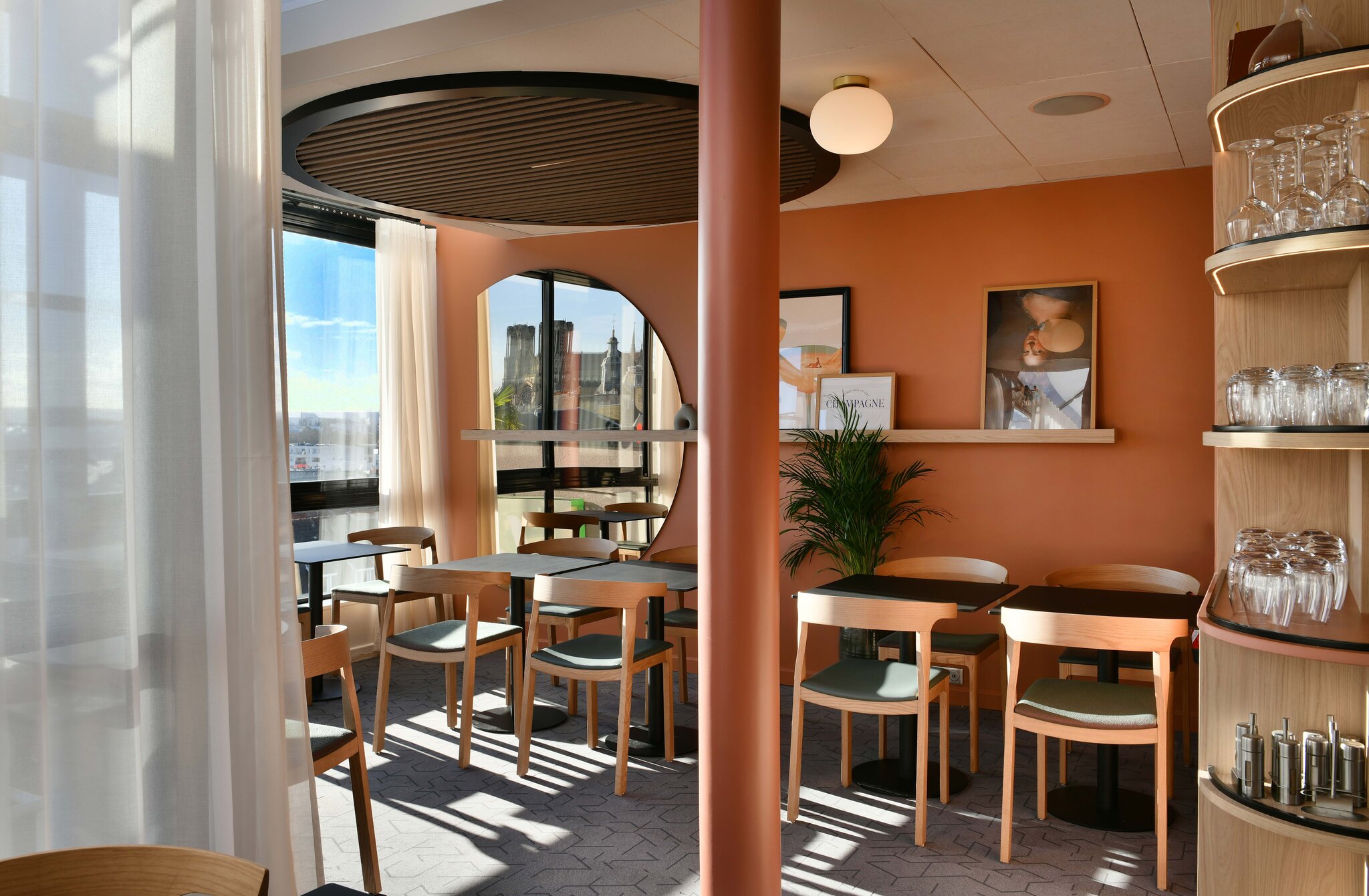 Holiday Inn Reims Centre 5