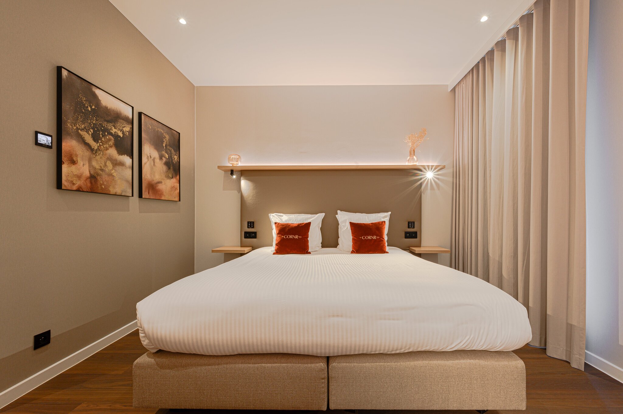 The Cornr Hotel 4
