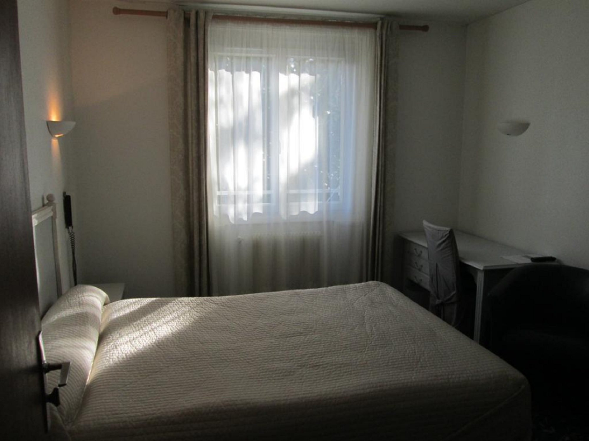 Hôtel Victor Hugo 4