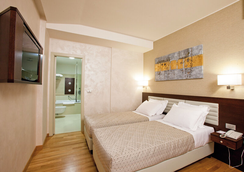 Breaking Business Hotel 2