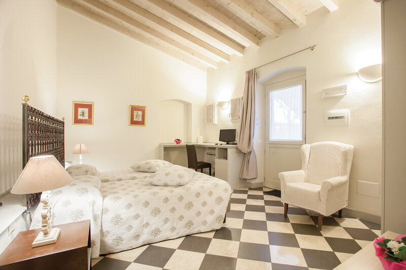 La Maison Hotel 3