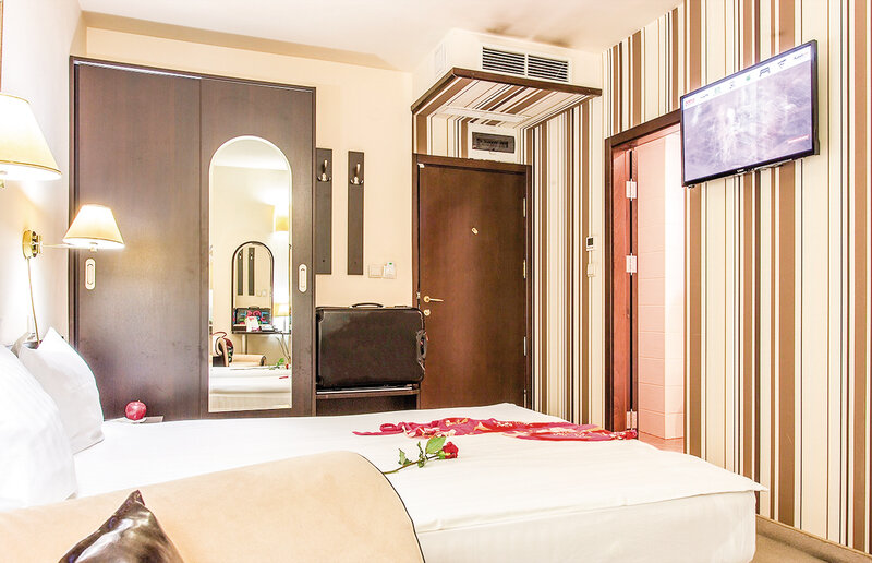 Best Western Art Plaza Hotel 2