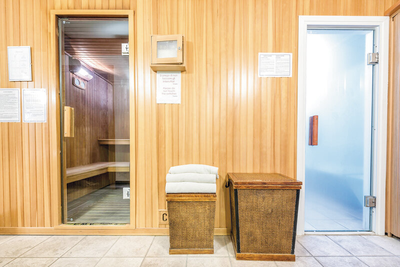 West Point Airport Hotel 4