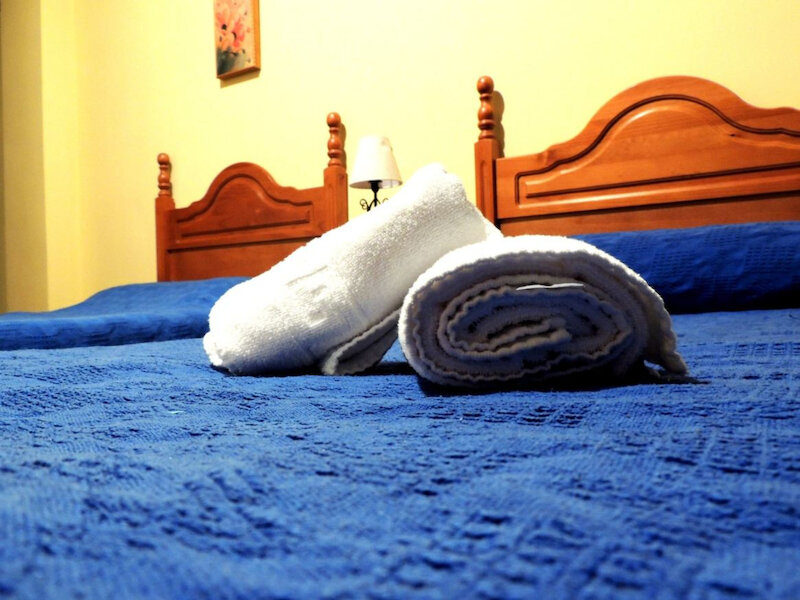 Hostal Sutton 2