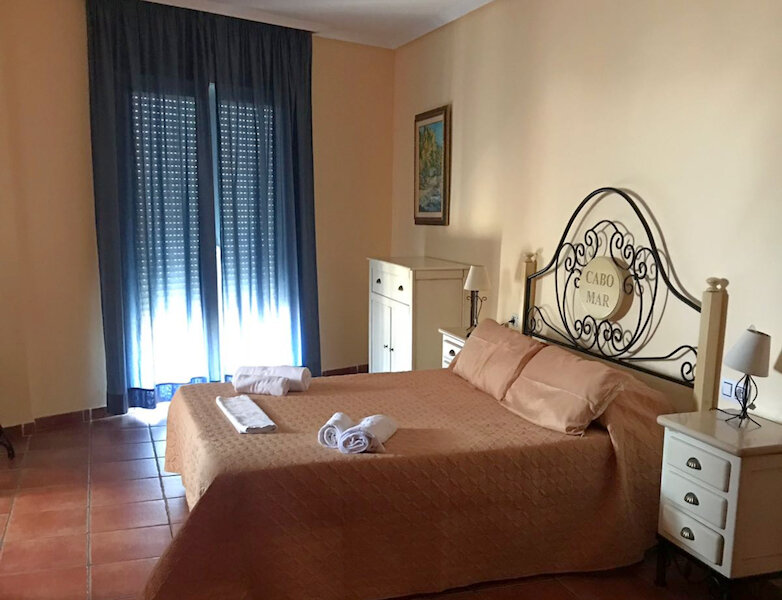 Hostal Sutton 2