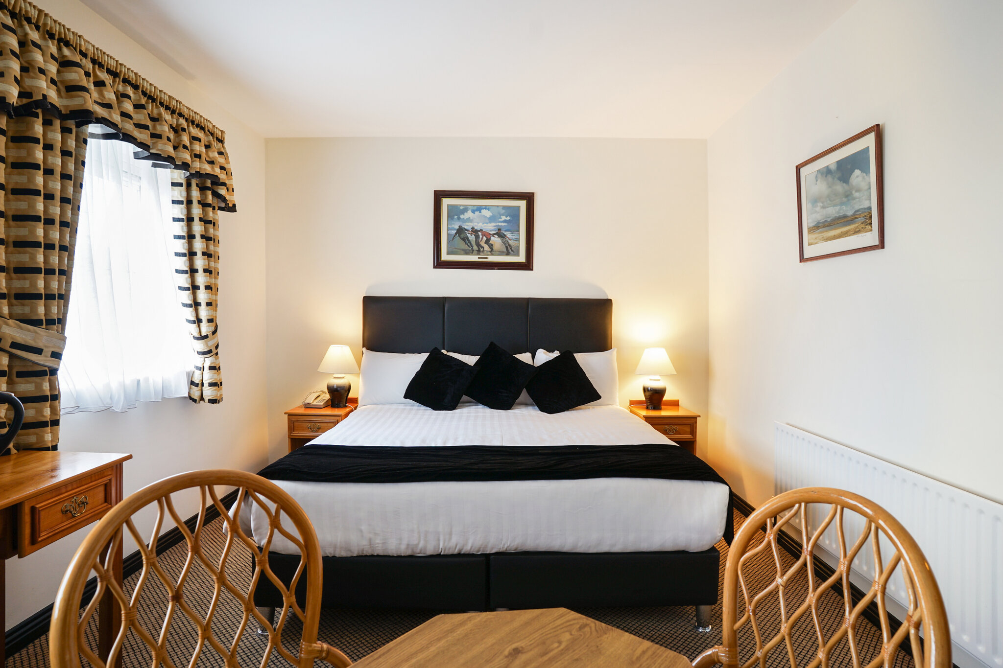 Carna Bay Hotel 2