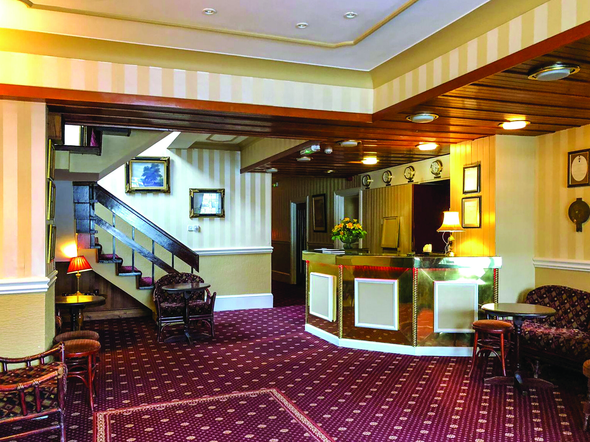 Tully's Hotel 2