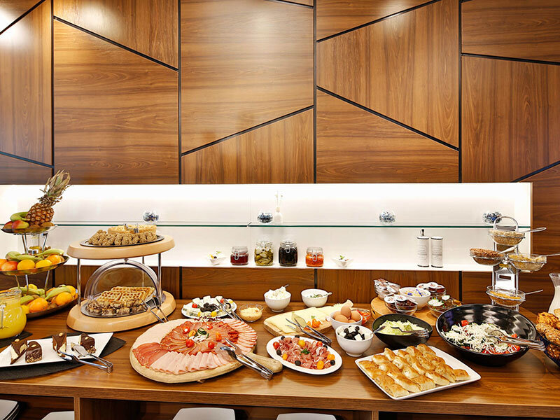 Sky Hotel Belgrade 3