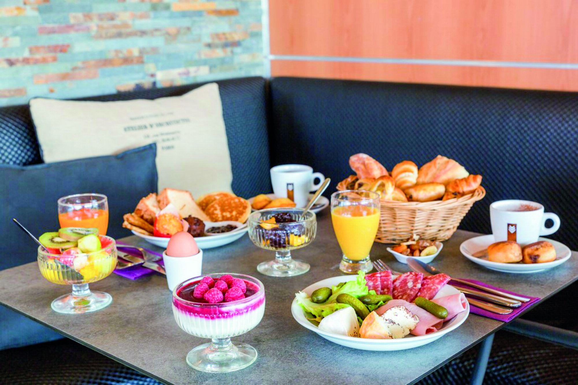 Sure Hotel by Best Western Dijon 3