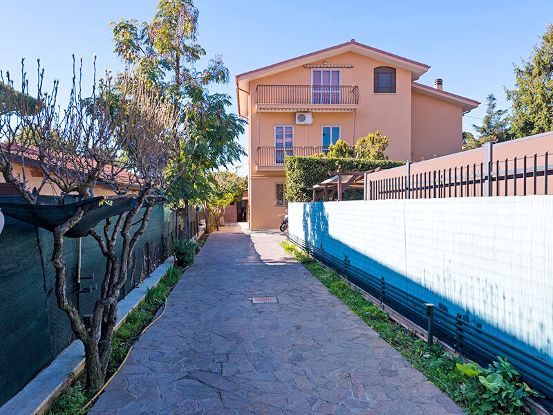 Travelershome Morena Guest House
