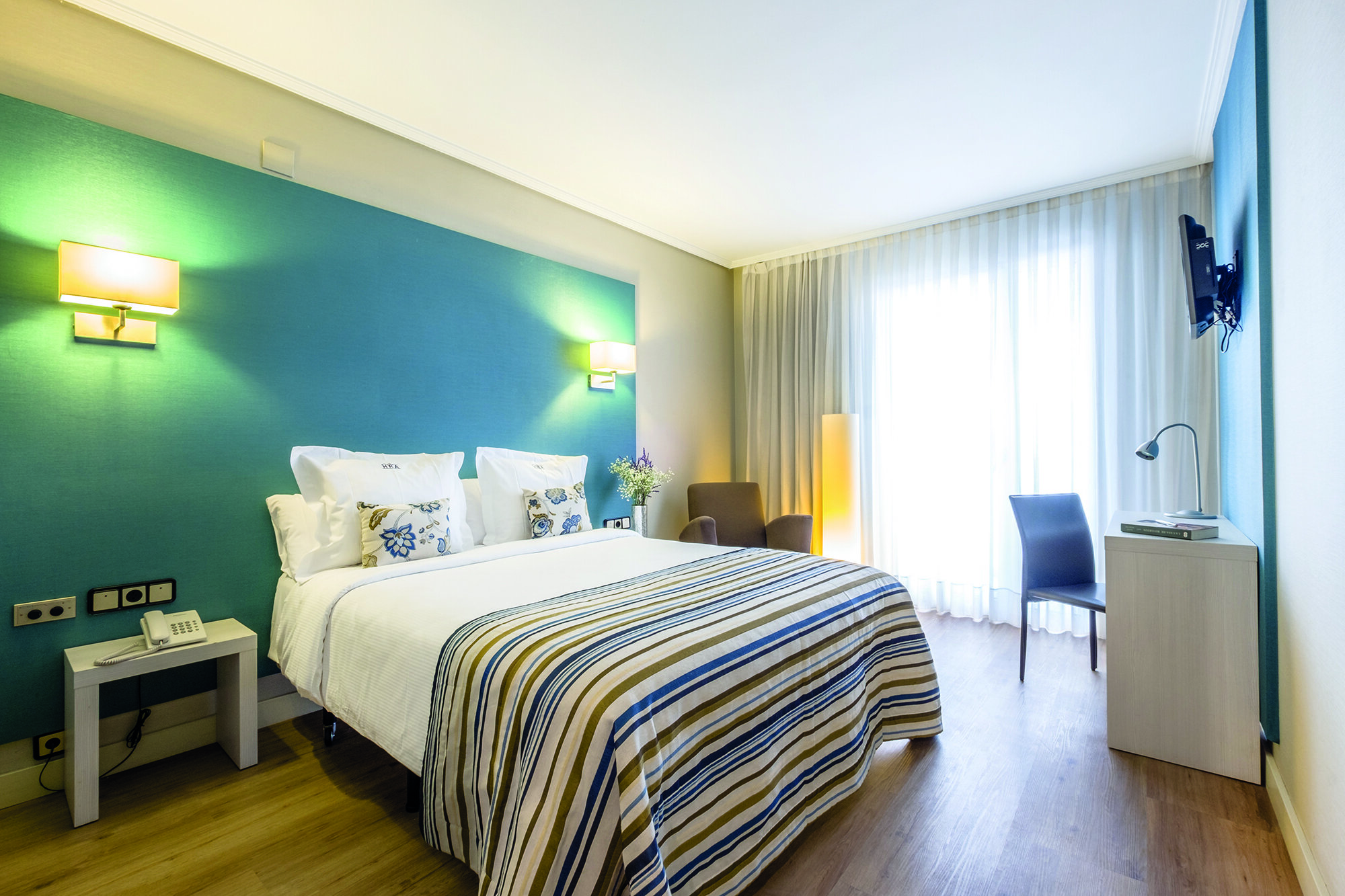 Num Hotel 2