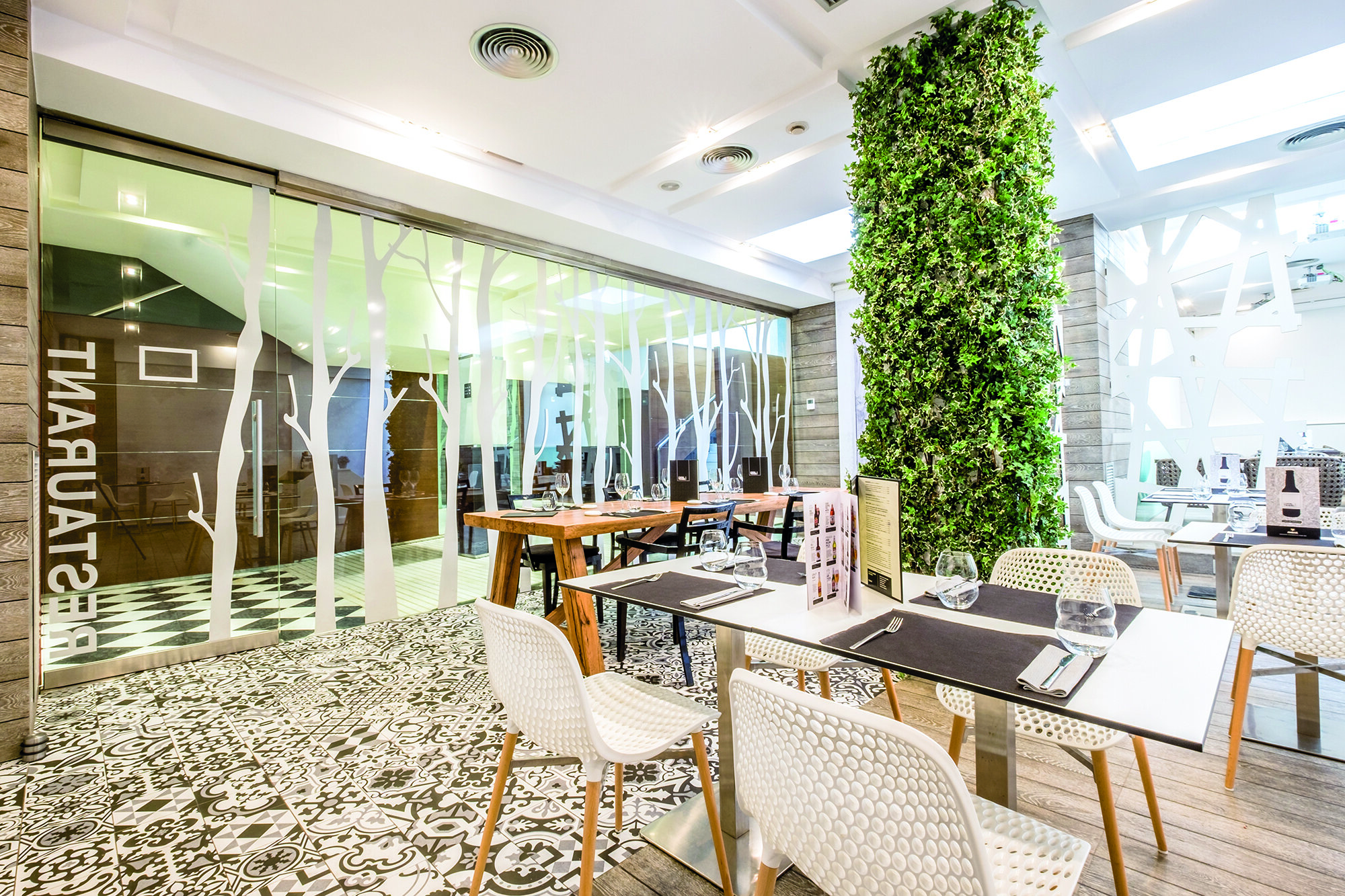 Num Hotel 3