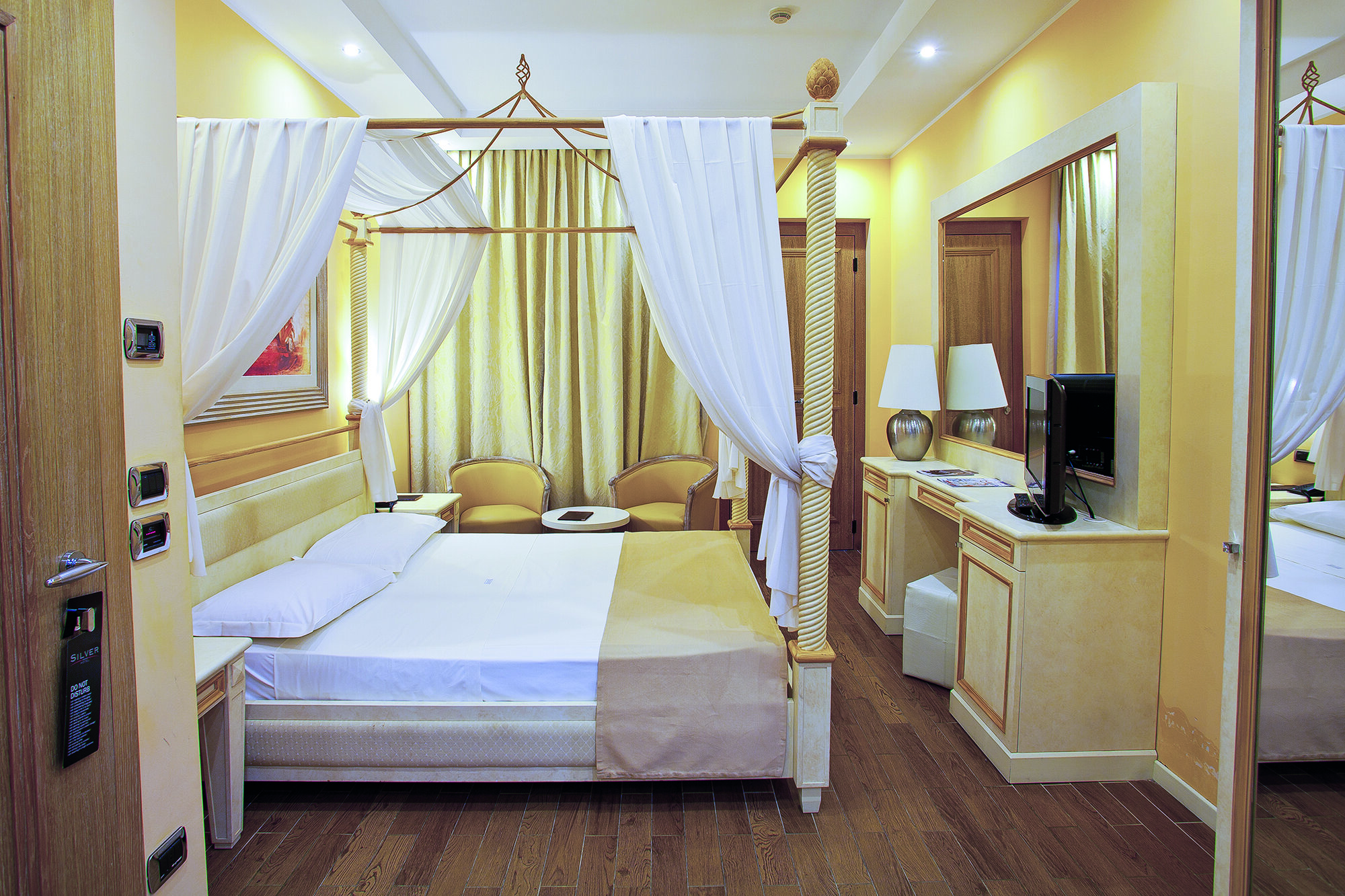 Hotel Silver 2