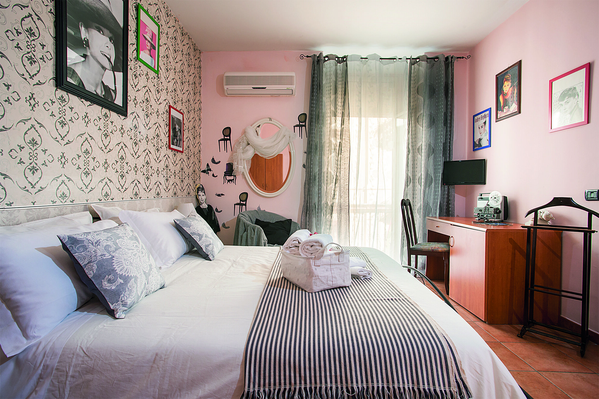 Hotel Cine Holiday 2