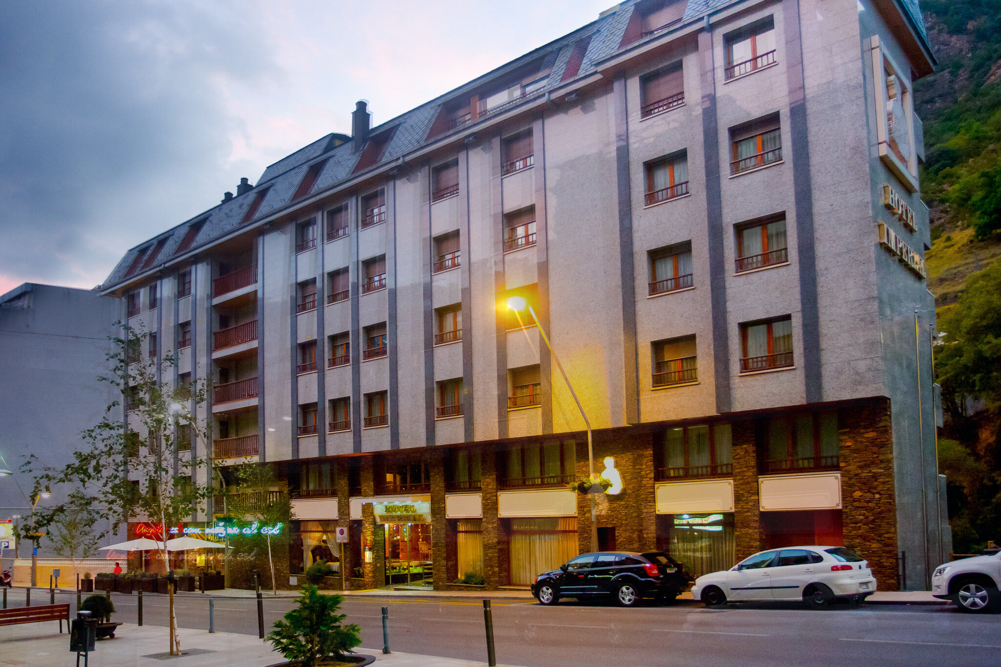 Yomo Imperial Hotel 4