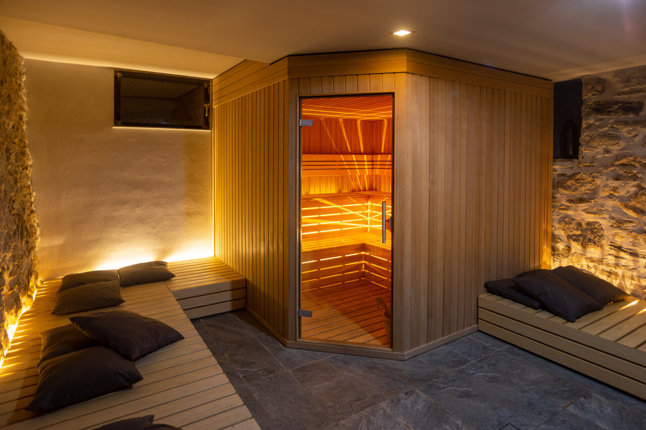 Apartments& Suites iCasamia 3