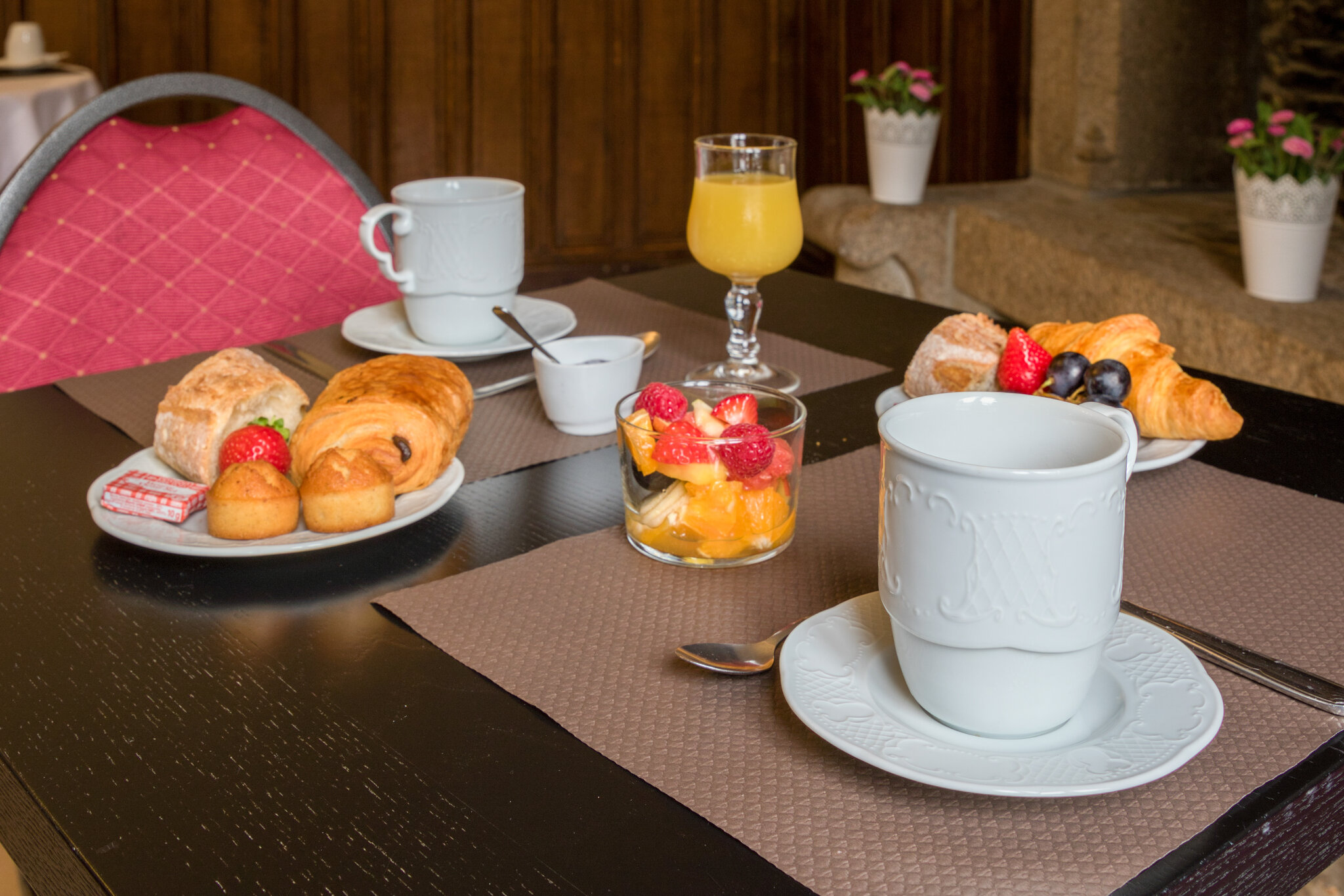 Brit Hotel Le Cygne 5