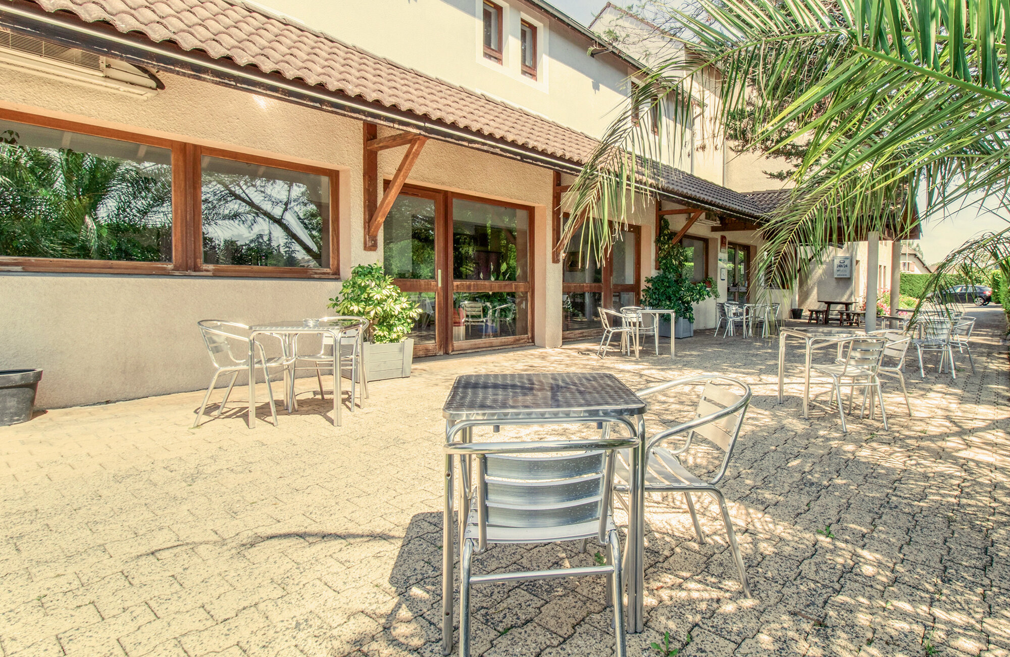 Brit Hotel Confort Pau Lons 2