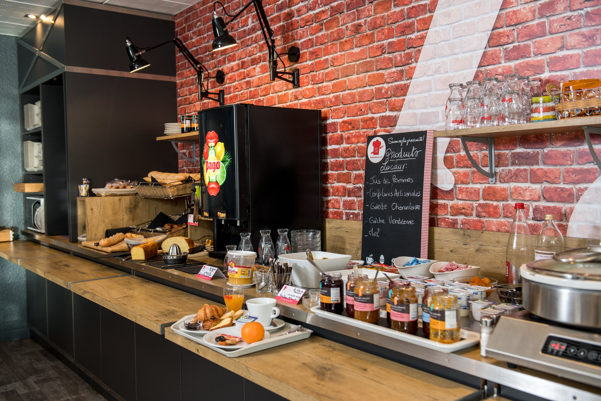 Brit Hotel Confort La Rochelle 3