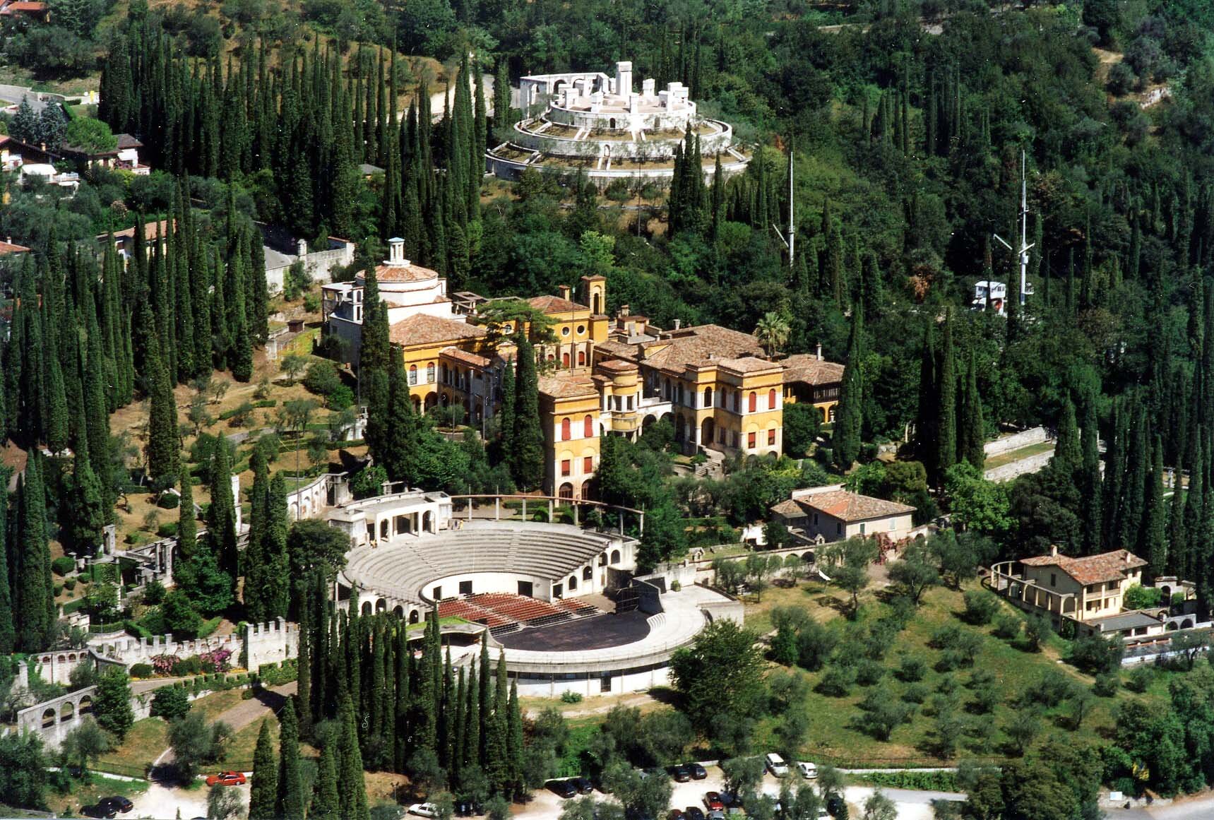 La Corte dell'Elmo 2