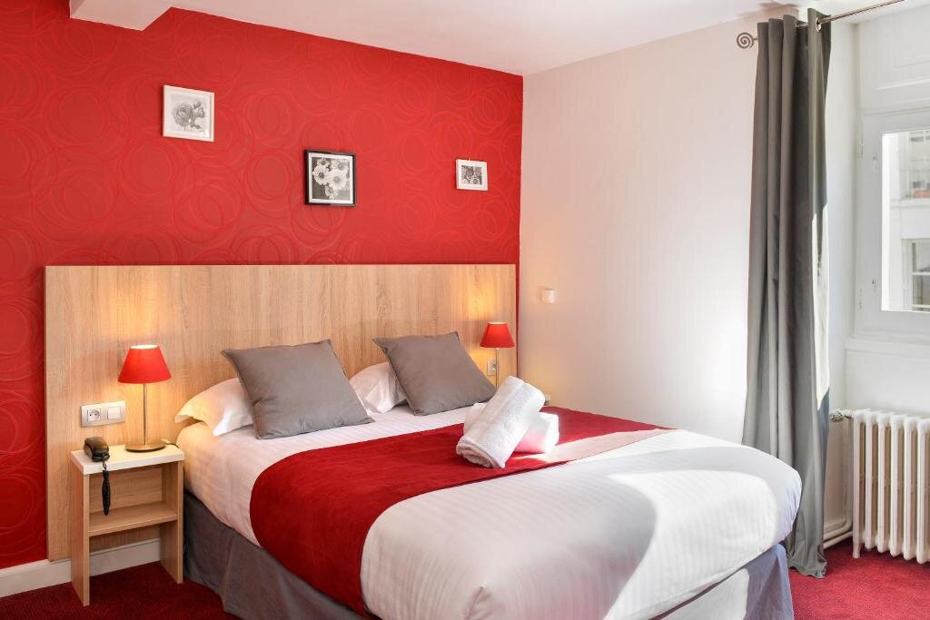 Logis Hôtel Le Puits Doré 2