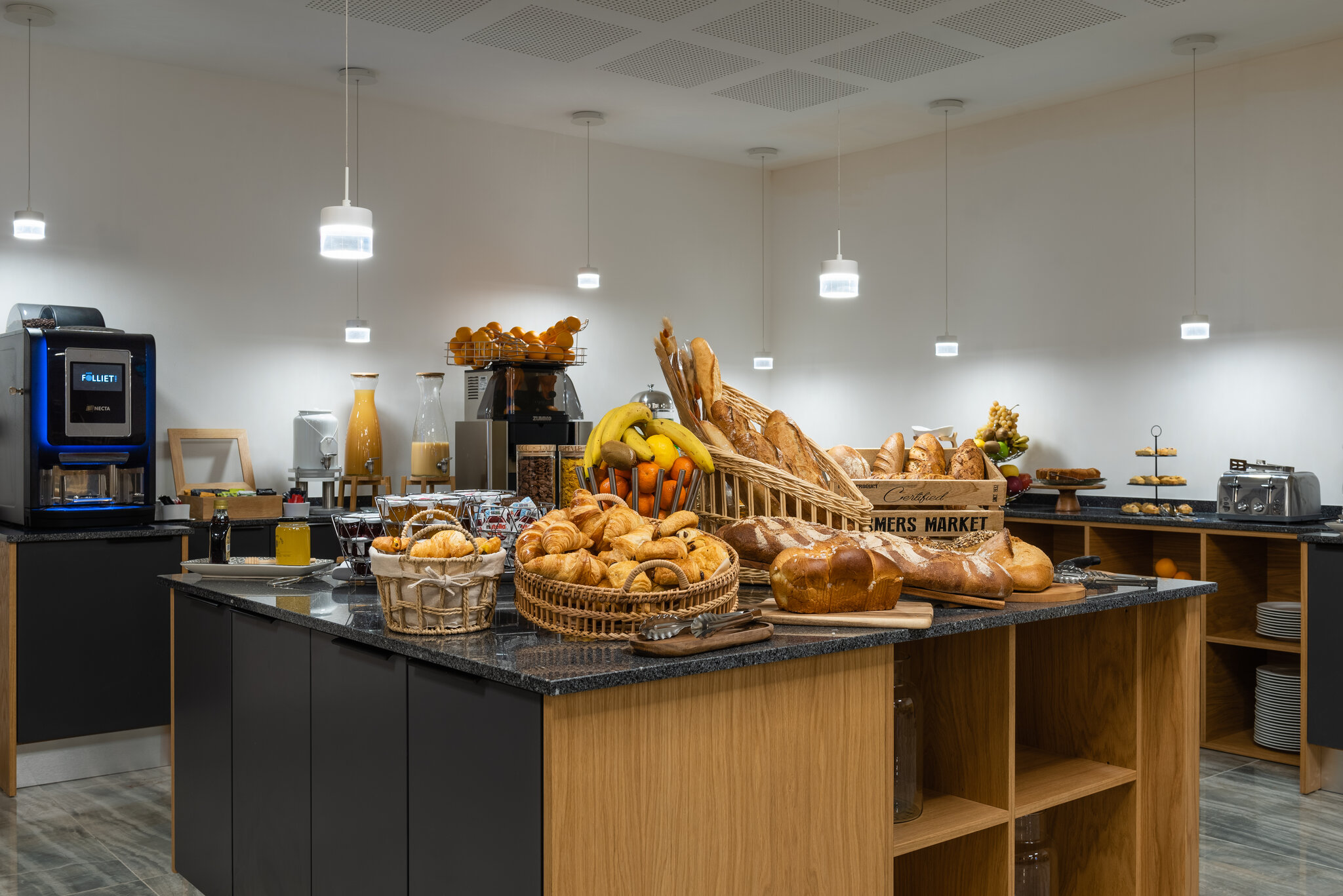 Brit Hotel Paris Orly 3