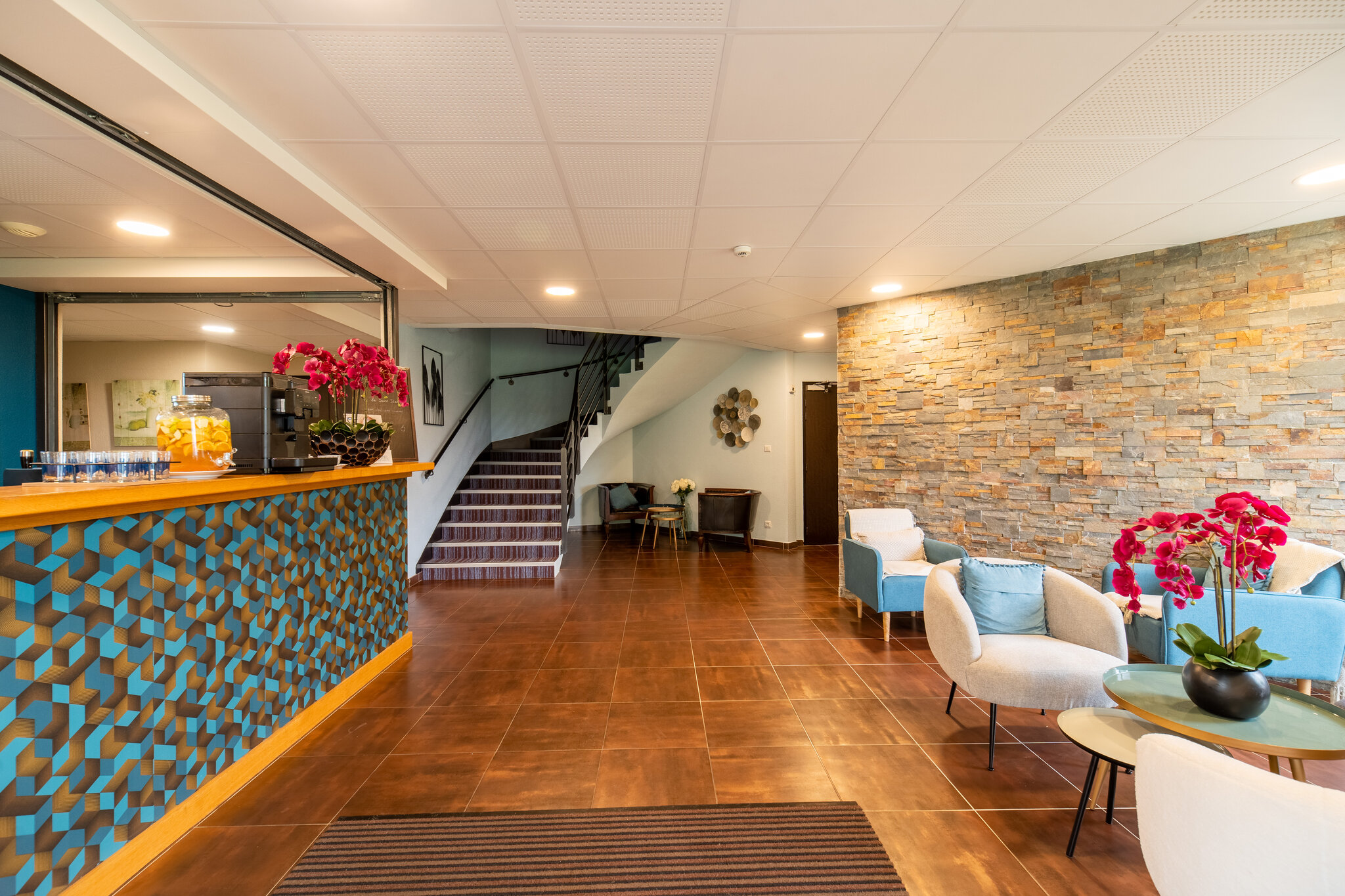 Brit Hotel Confort - La Tour Blanche 3