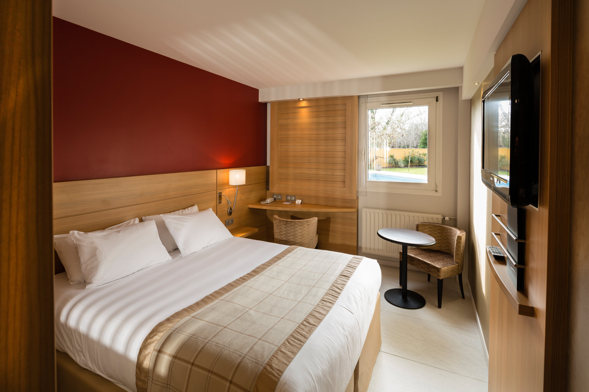 Best Western Plus Hôtel Le Lavarin 2