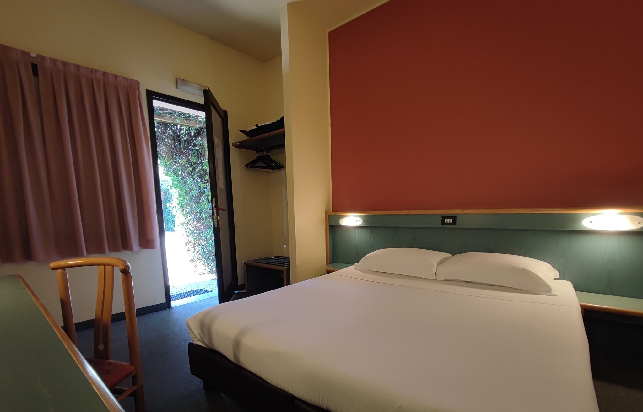 Stay Hotel 3