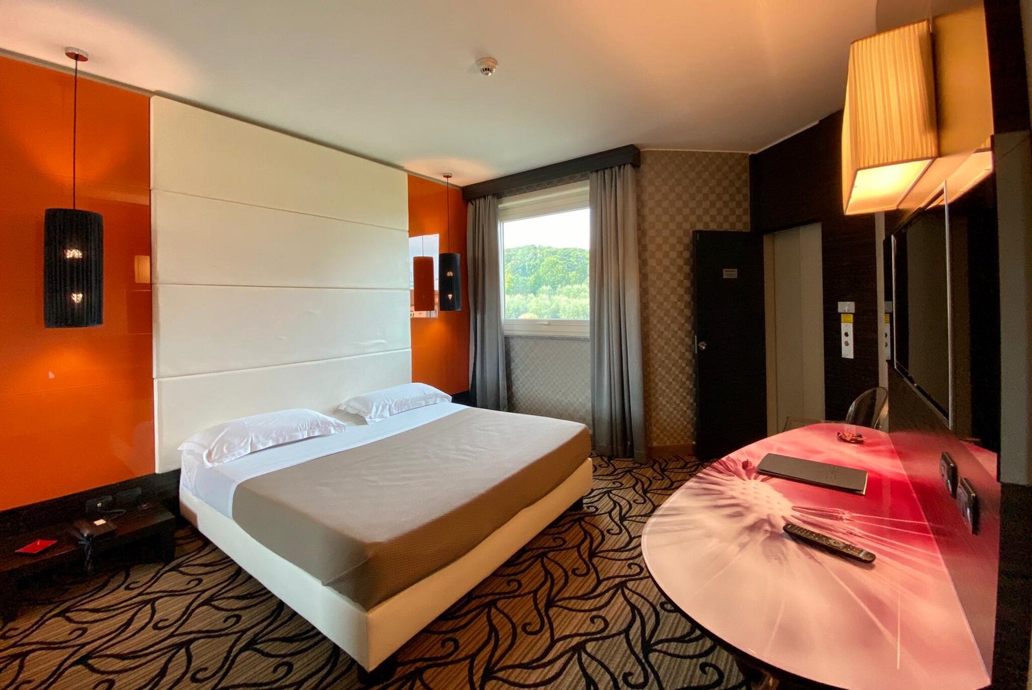 Iris Hotel 2