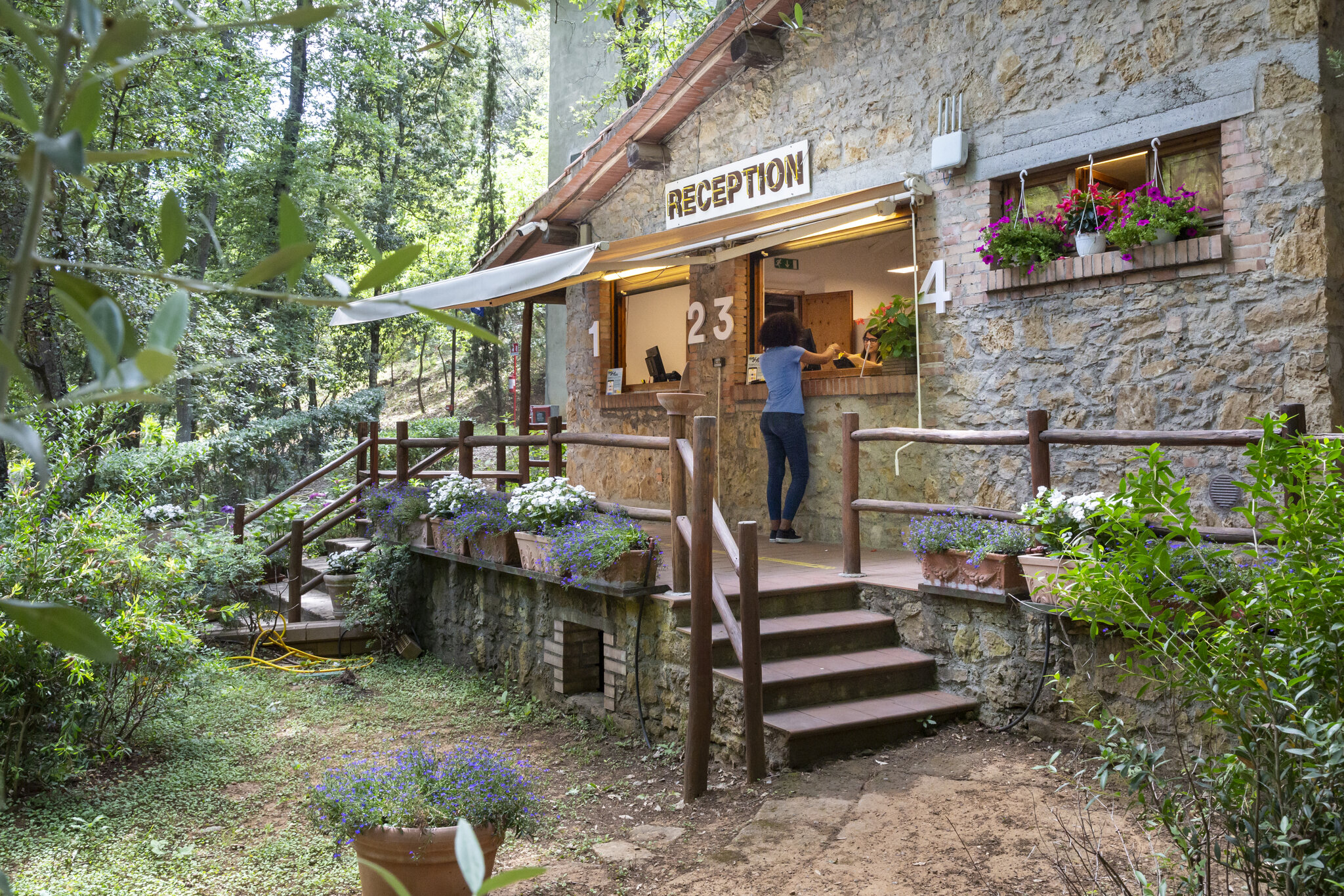 hu Montescudaio village 3