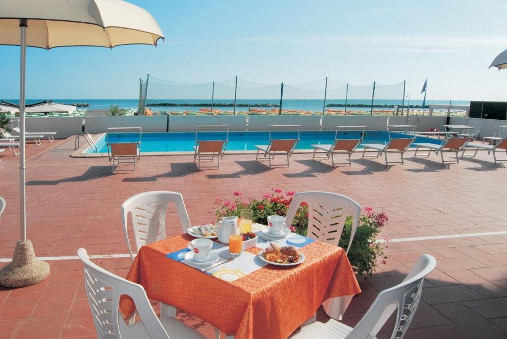 Hotel Embassy 3