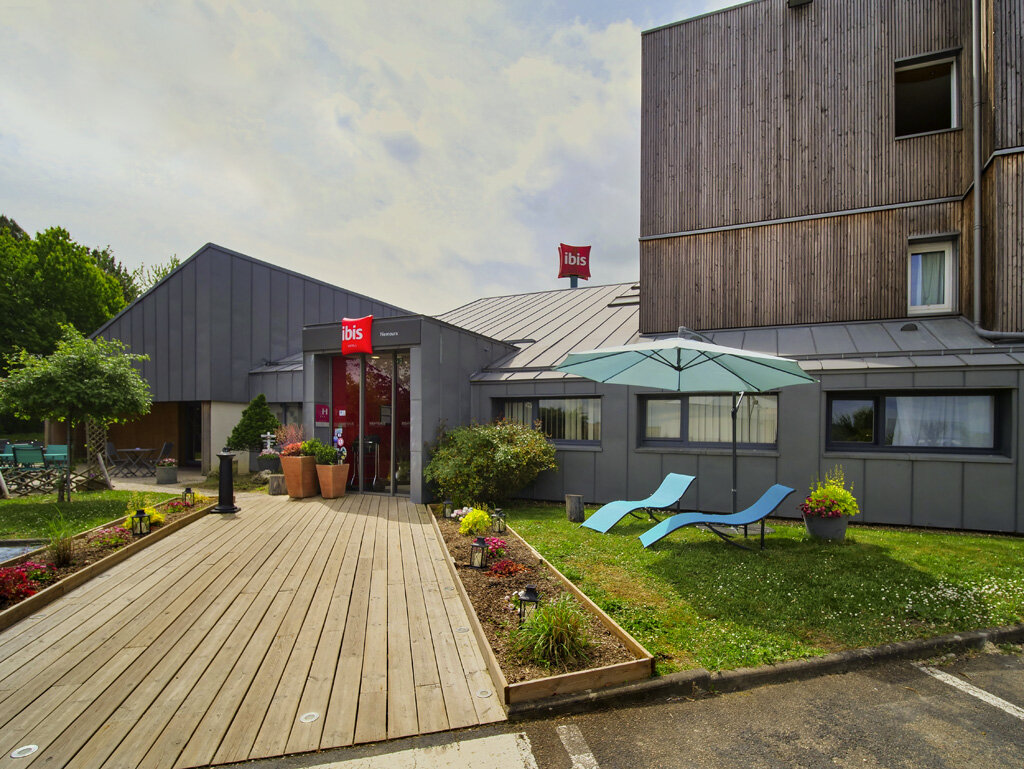 Ibis Nemours