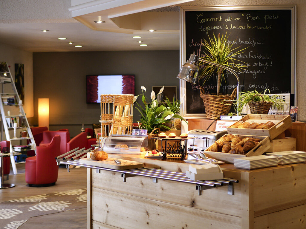Ibis Nemours 3