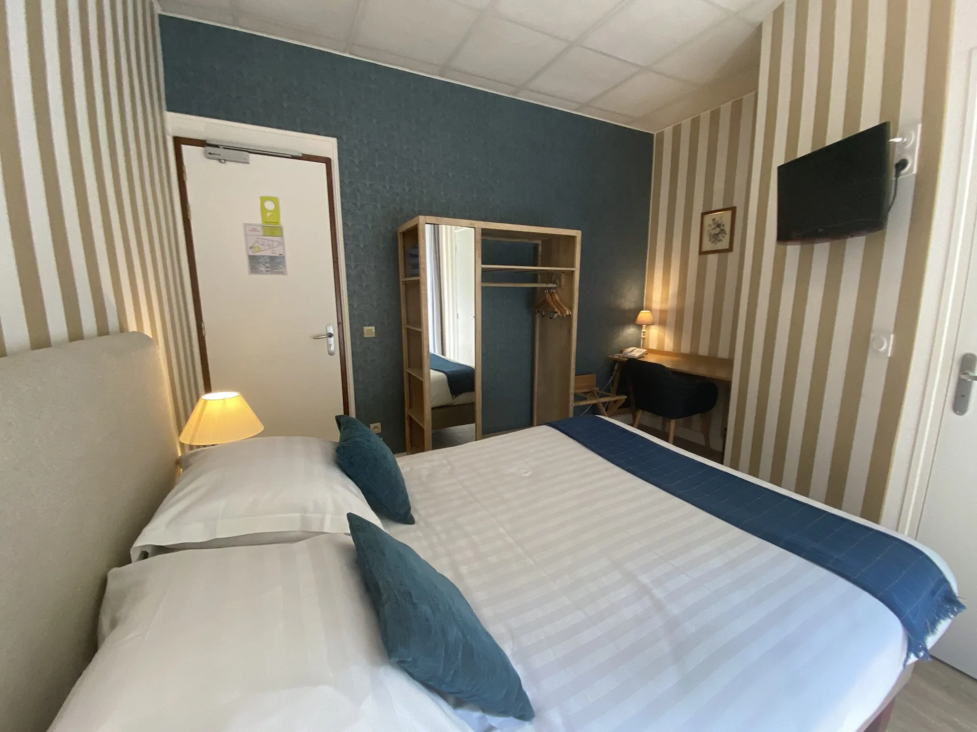 Brit Hotel Le Roc Au Chien 3