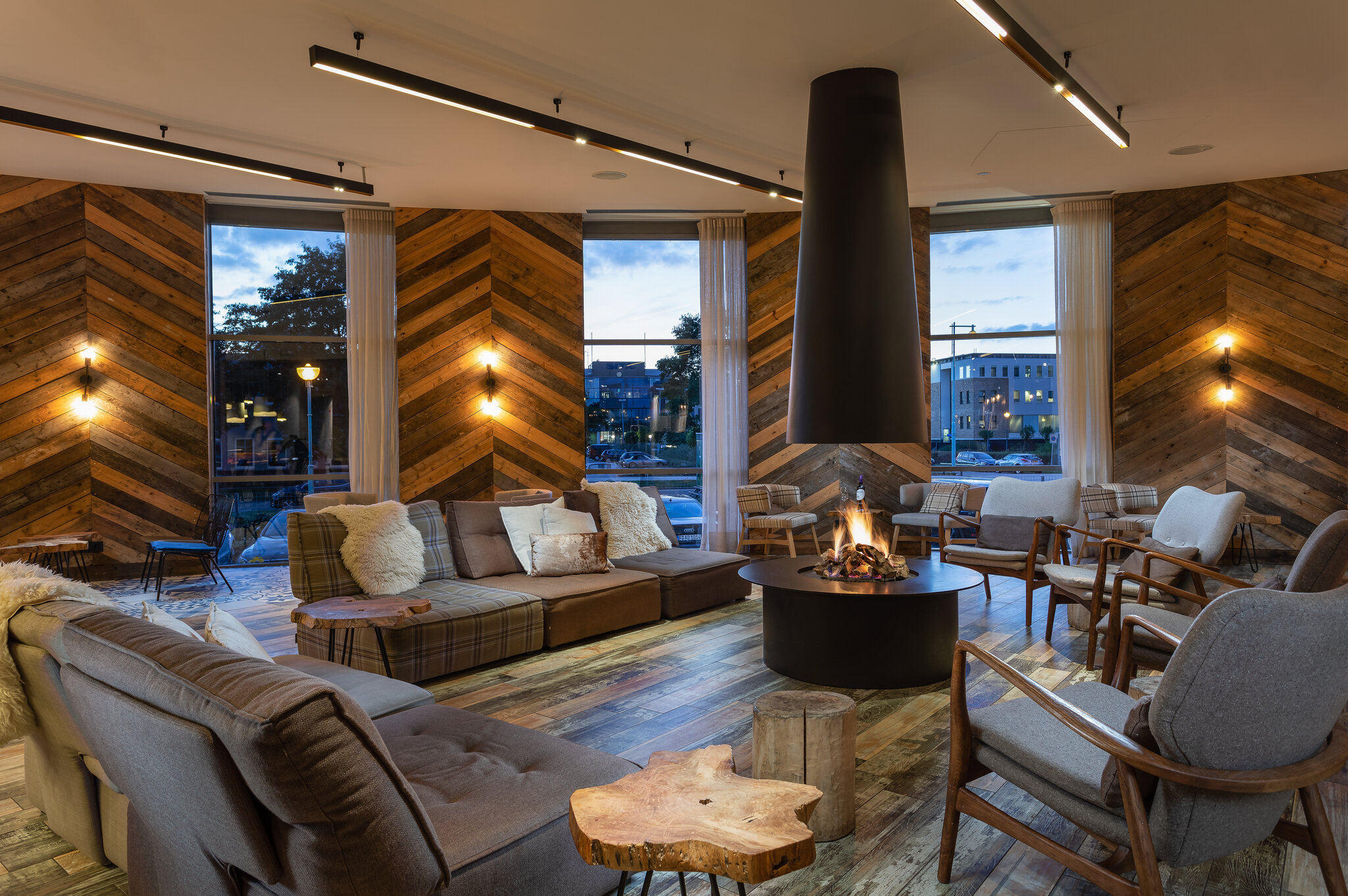 Urban Lodge Hotel 4