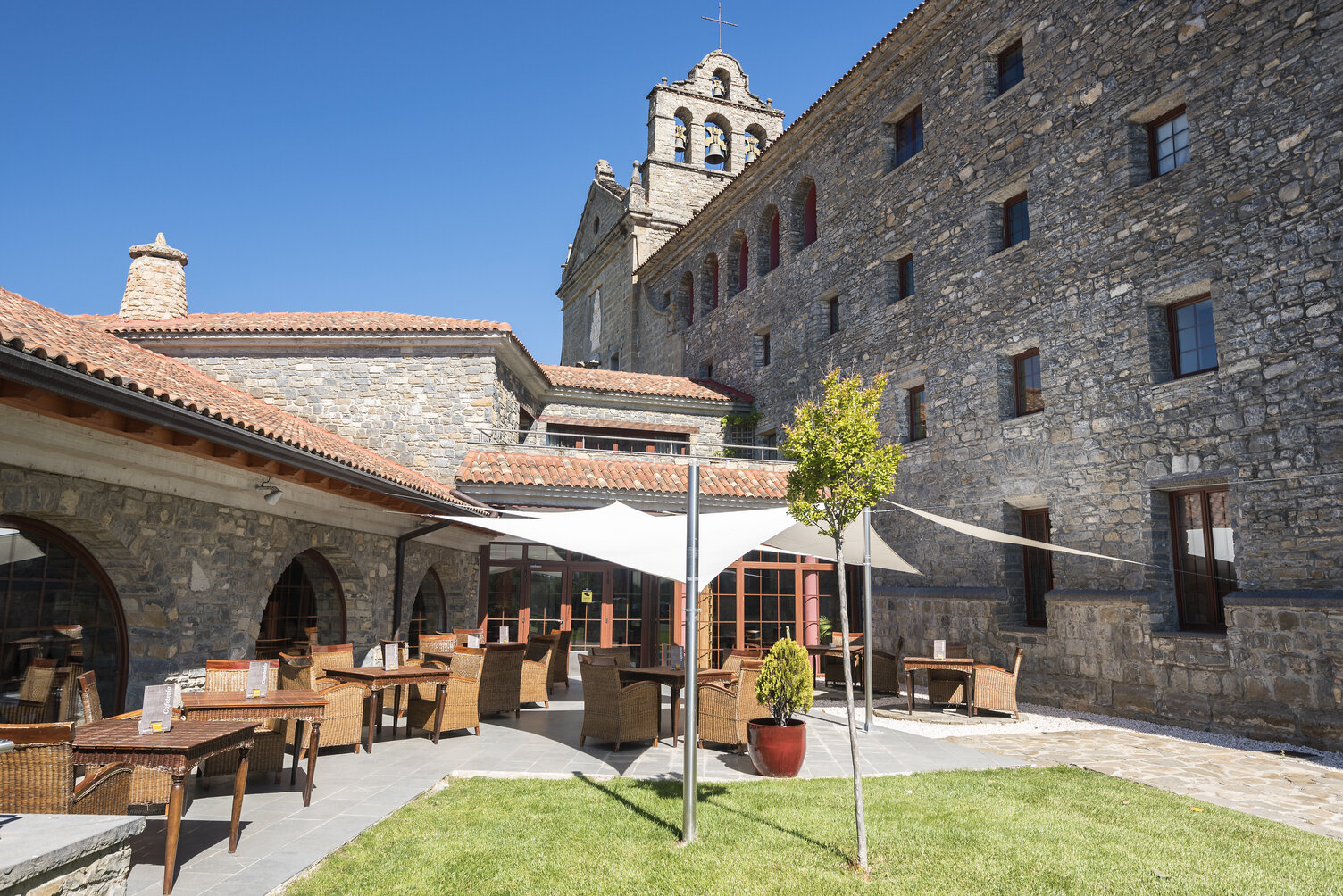 Hotel & Spa Monasterio de Boltaña 2