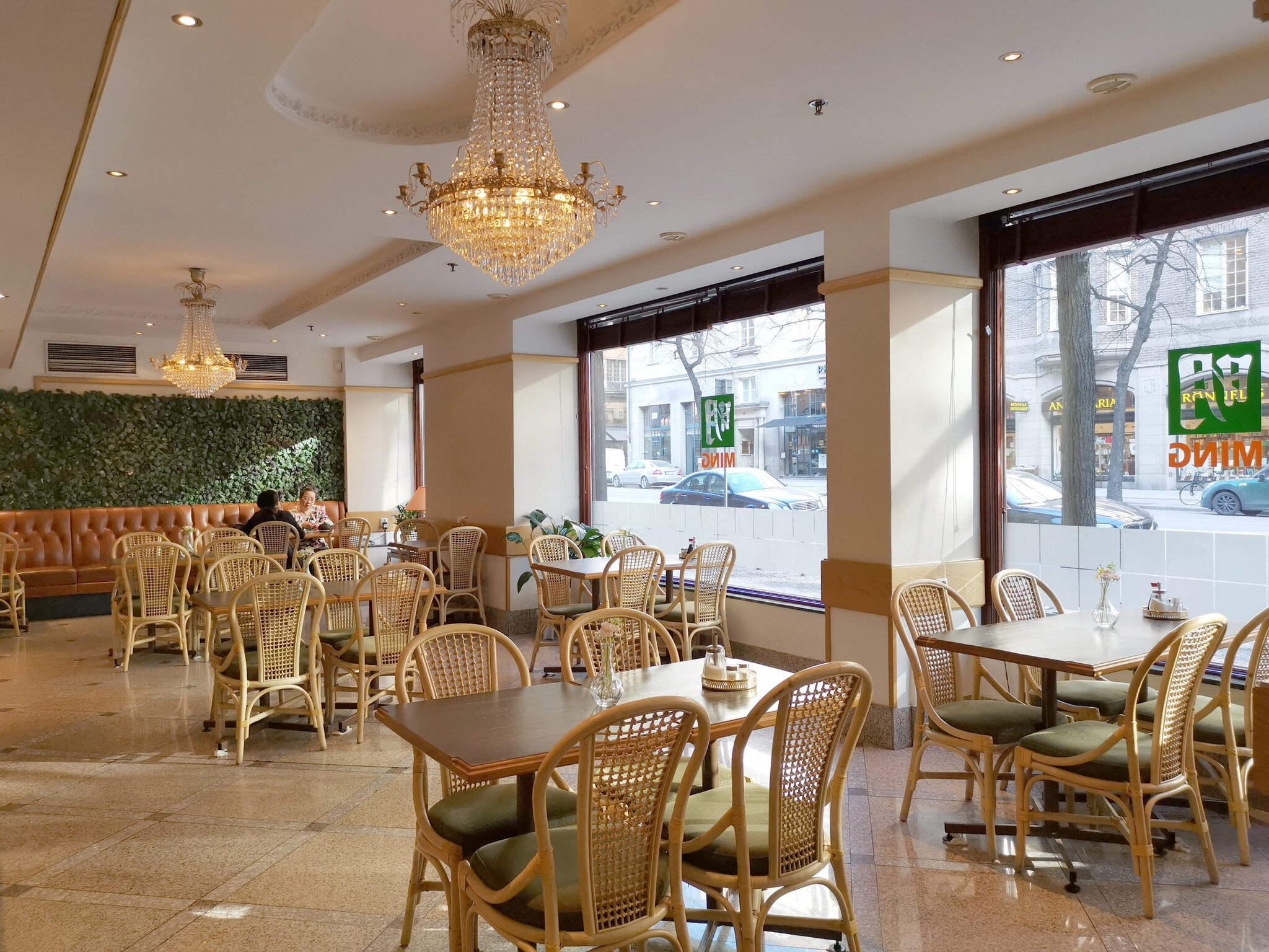 Crystal Plaza Hotel 3