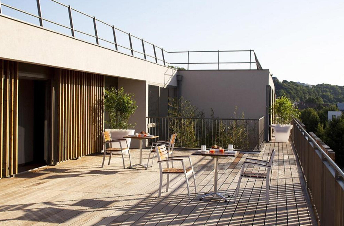 Adonis Lyon Dock Ouest