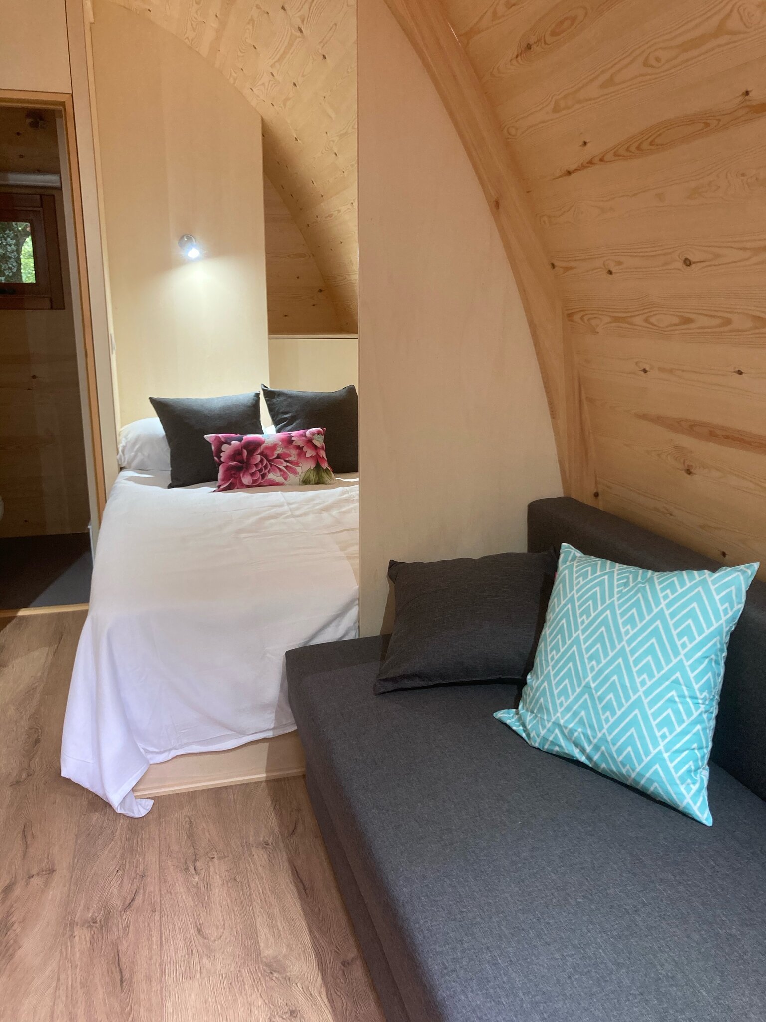 Glamping & Camping Vila de Sarria 3