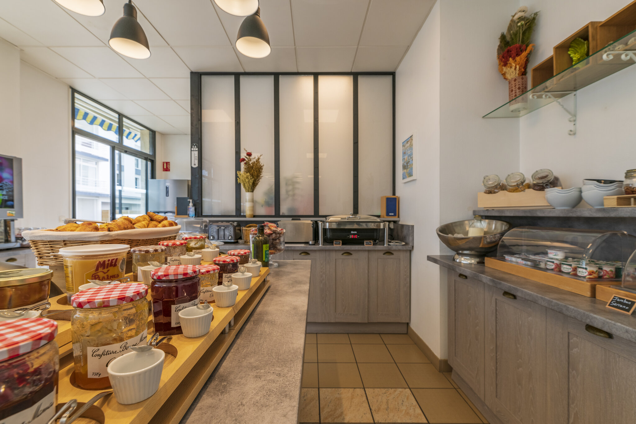 Brit Hotel Confort Lannion Centre Gare 3